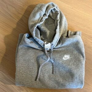 Nike Club Fleece Hoodie 
Size : medium 
Like new !